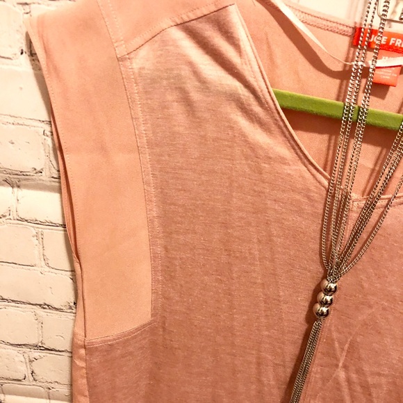 Joe fresh Tee with silver necklace XS - Picture 2 of 8